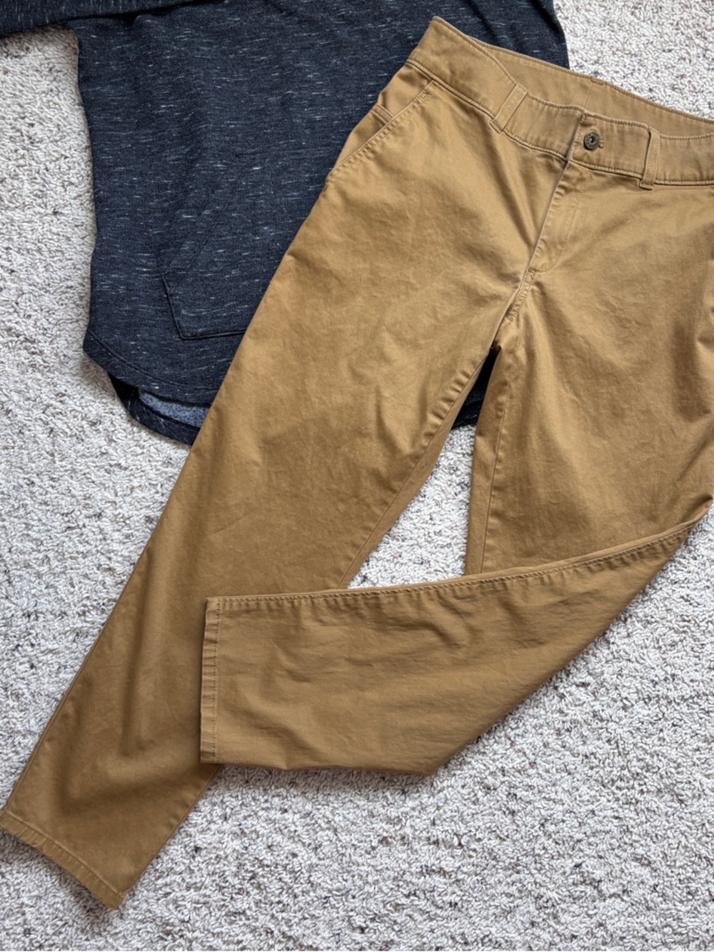 The North Face Women's Cropped Chino Pants in Tan size 2